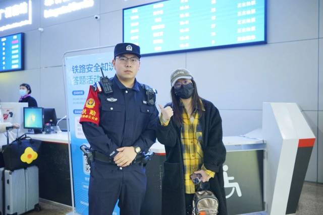 新警张维韬