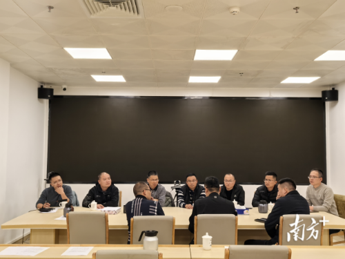 综治中心进驻部门开展矛盾风险研判。受访者供图